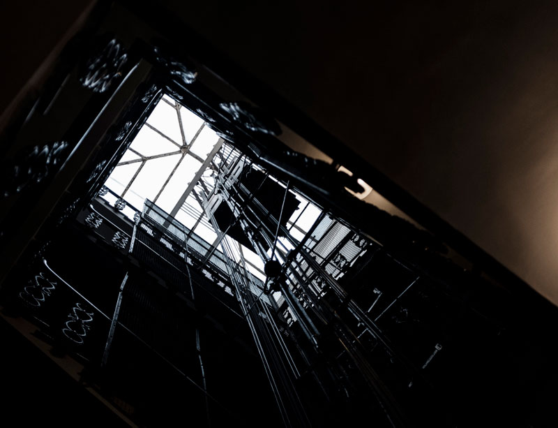 Ascensor tradicional vs ascensor sin cuarto de máquinas